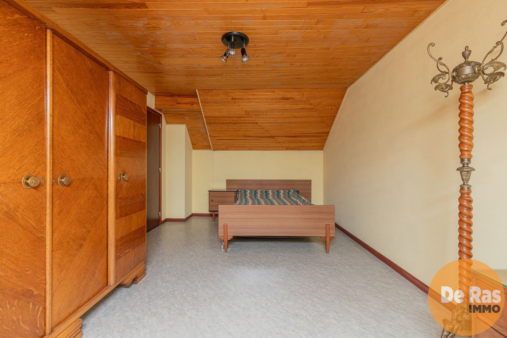 BORSBEKE - Te renoveren woning voorzien van tuin en garage foto 14