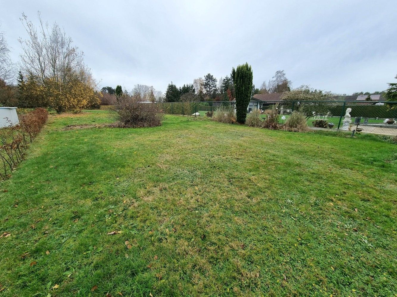 Totaal vernieuwde woning, 3 tot 4 slaapkamers met prachtig groen verzicht. Top ligging! foto 3