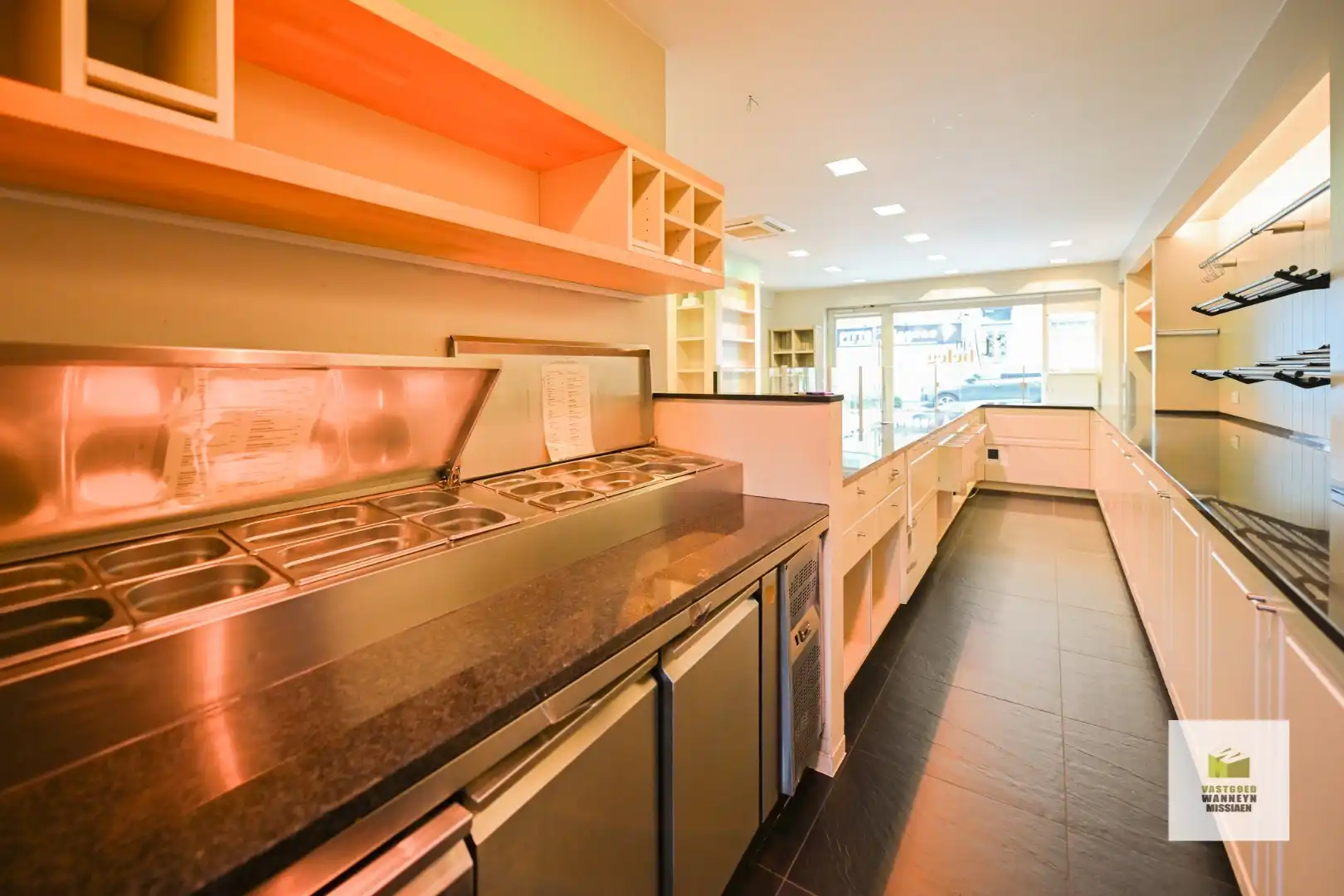 Handelspand (80 m2) met breed potentieel (wijnbar, bakkerij, schoonheidszaak..) foto 9