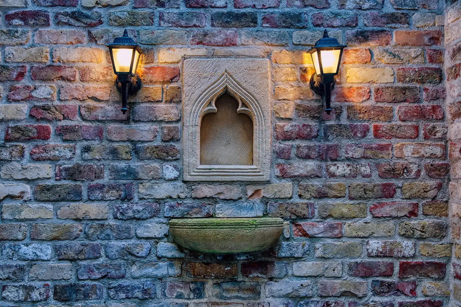 Brugge centrum, in charmante rustige straat,  NETTE KARAKTERVOLLE KNUSSE STADSWONING met patio en 2 ruime slaapkamers foto 5