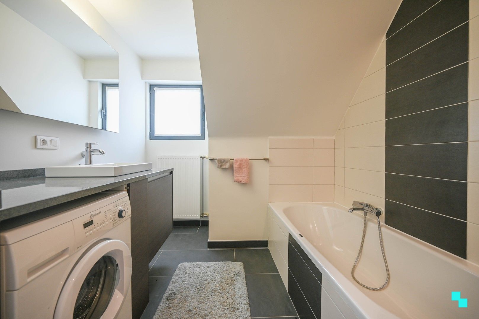 Uiterst kwalitatief tweeslaapkamerappartement met garagebox foto 14