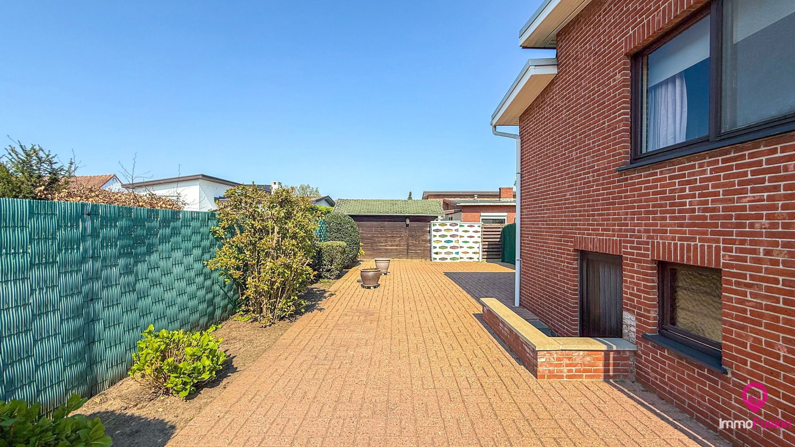 Woning met 3 slaapkamers, inpandige garage en grote tuin! foto 21