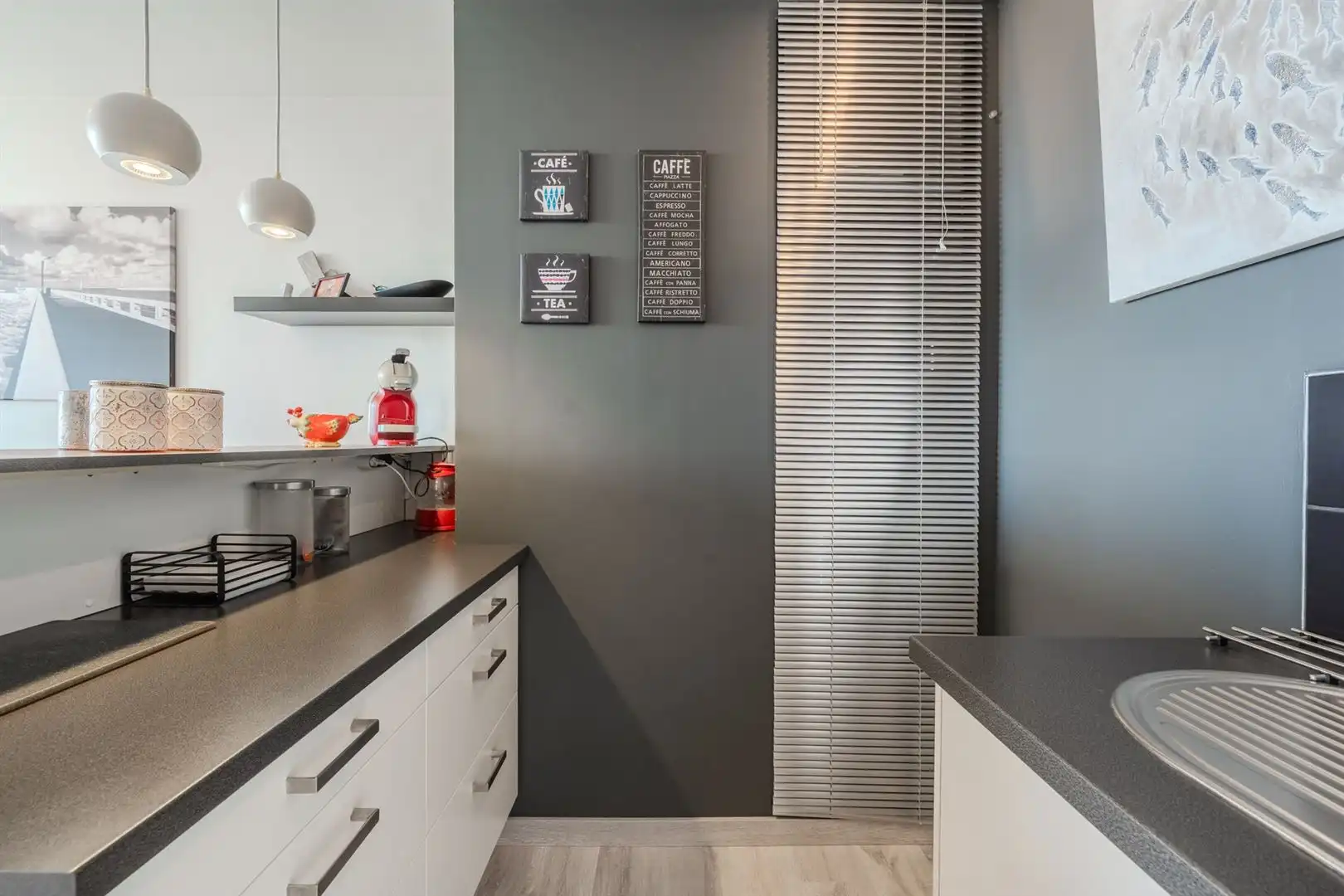 Ruim vernieuwd appartement zuidgericht met unieke zichten foto 9