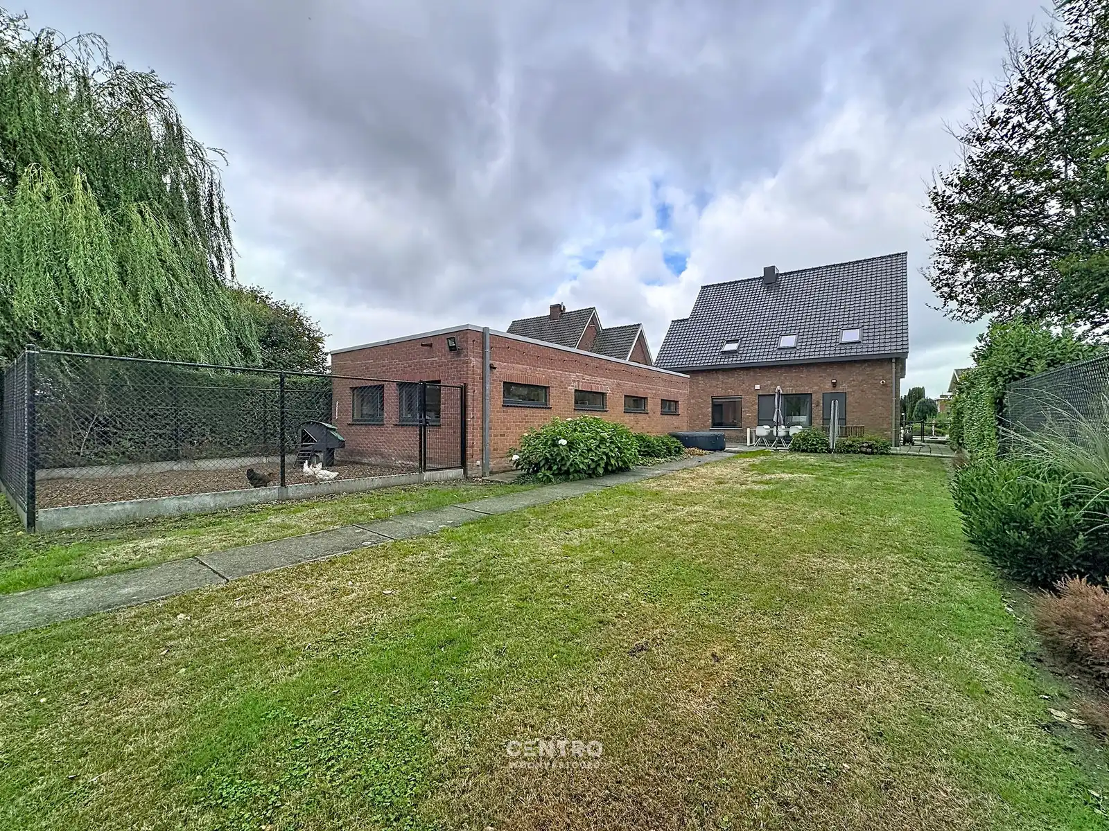 GERENOVEERDE VILLA  met 5 slpks, opslagruimte en ZUIDgerichte tuin! foto 34