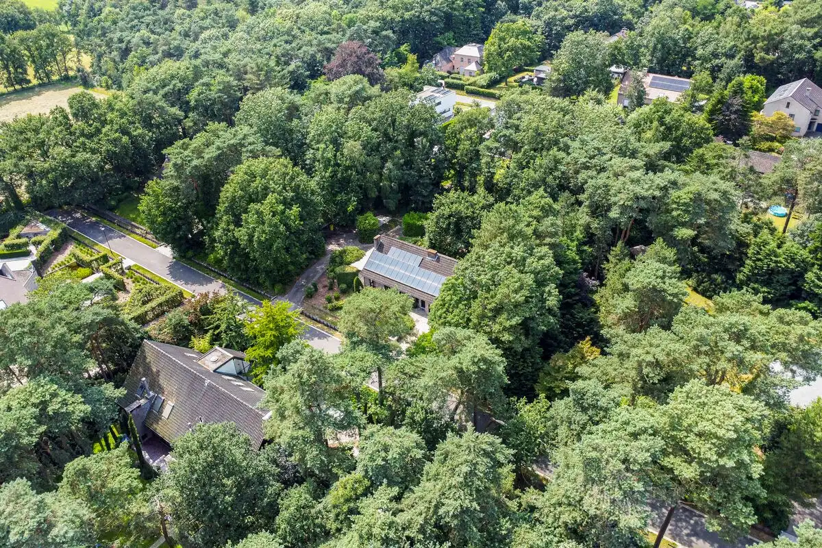 Rustig en residentieel gelegen woning met mogelijkheden op een mooi perceel van 1.317 m². foto 31