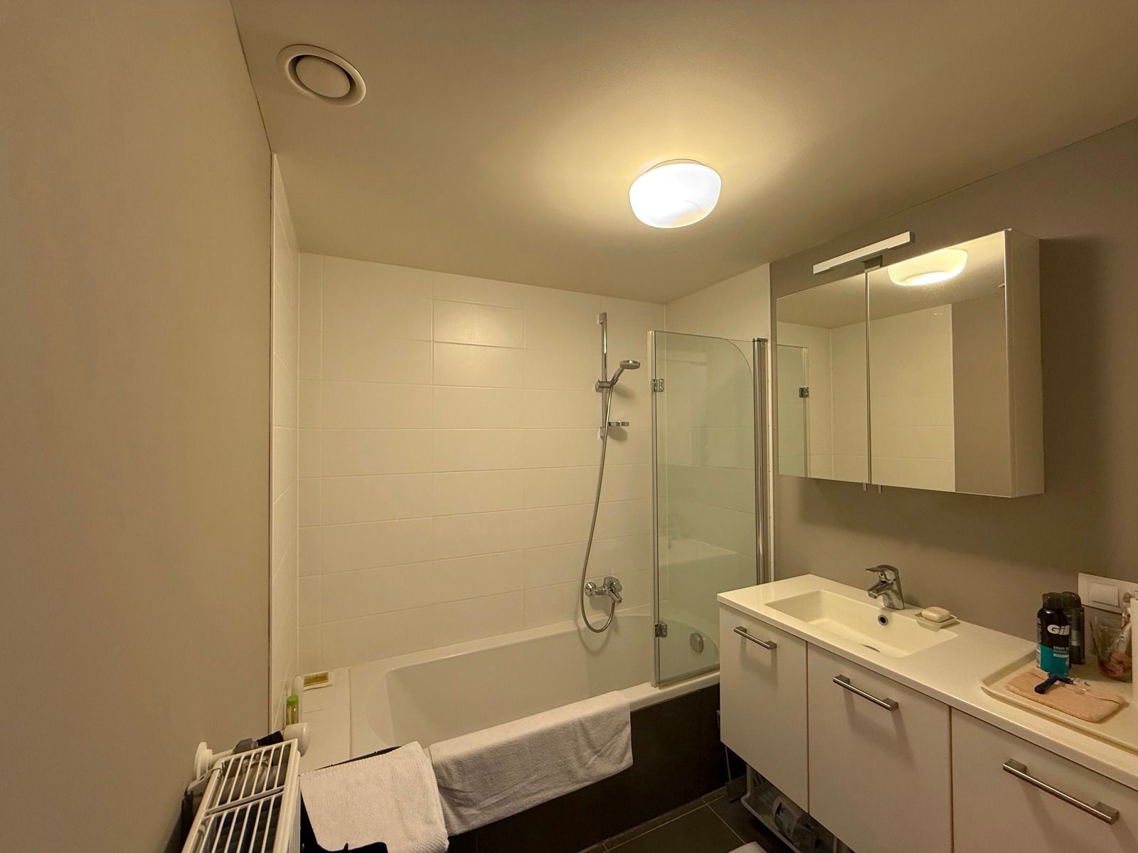 Instapklaar appartement met 2 slaapkamers en terras foto 15