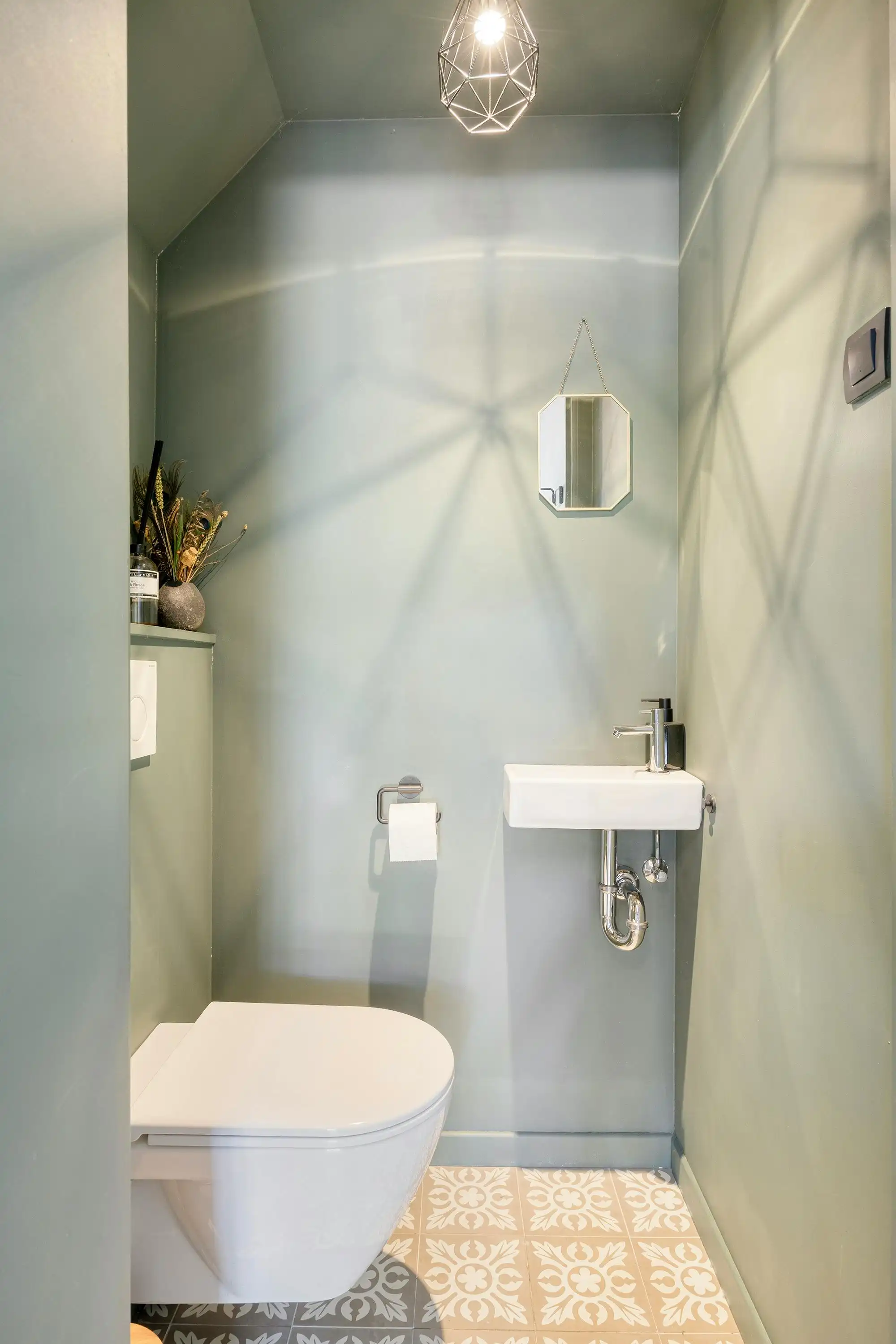 Gerenoveerde halfopen woning met tuin te koop in Gooreind! foto 6
