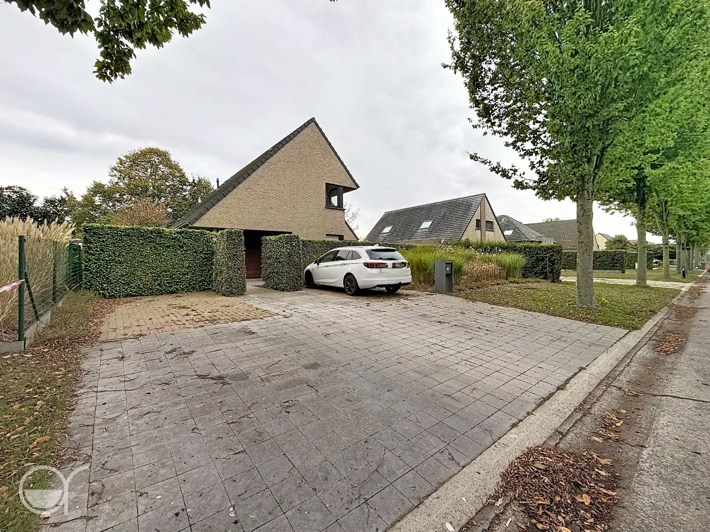 Ruime alleenstaande woning met 4 slaapkamers, 2 badkamers, dressing en mooie tuin in Merelbeke foto 11