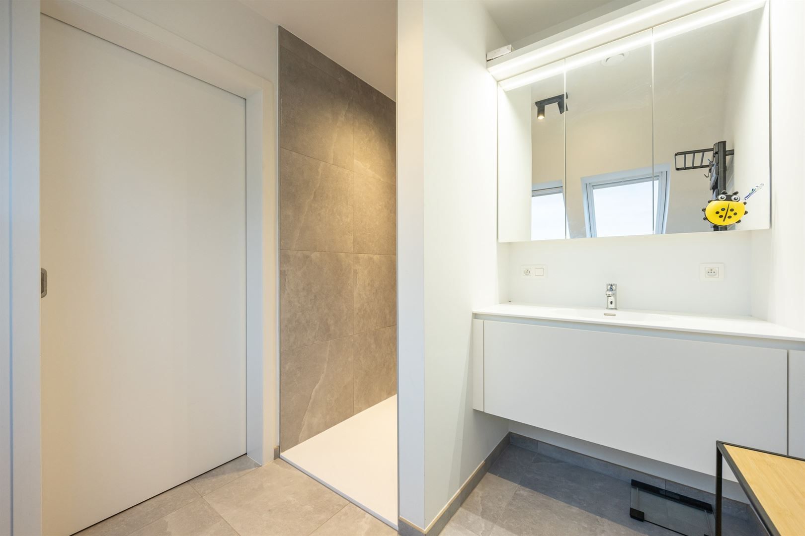 Luxe dakappartement met ruim zuidwest terras.  foto 15