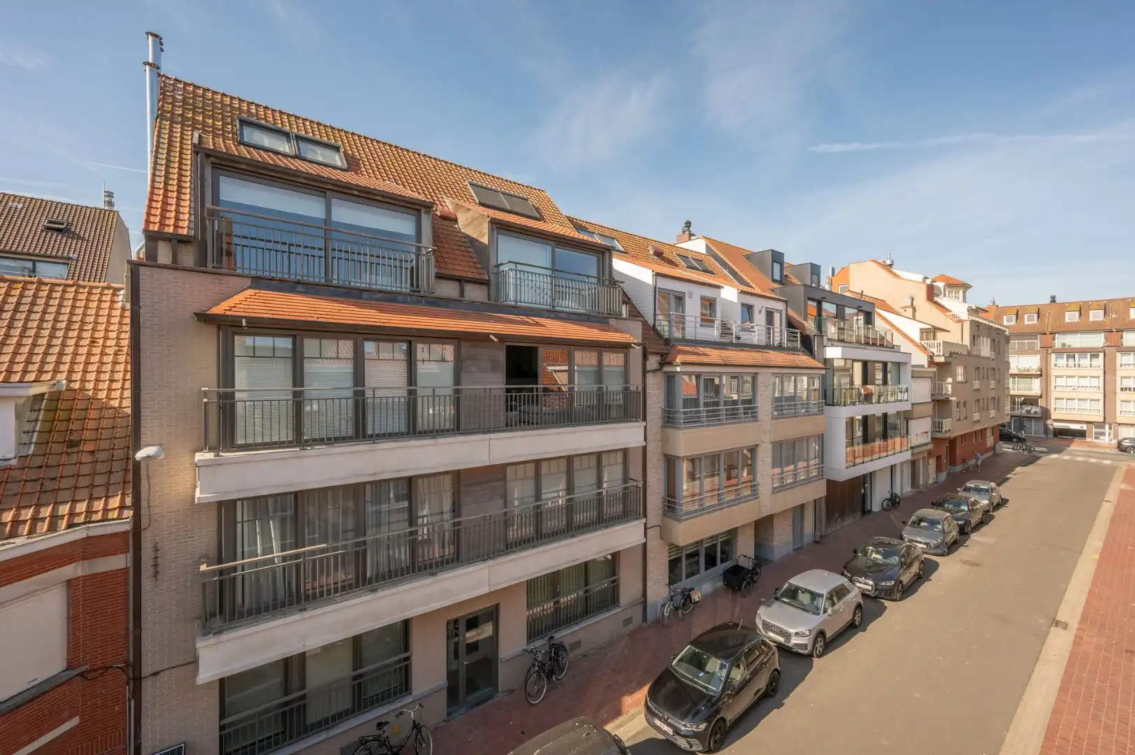 Ruim appartement met zuidgericht terras nabij Lippenslaan, op wandelafstand van de Zeedijk foto 8