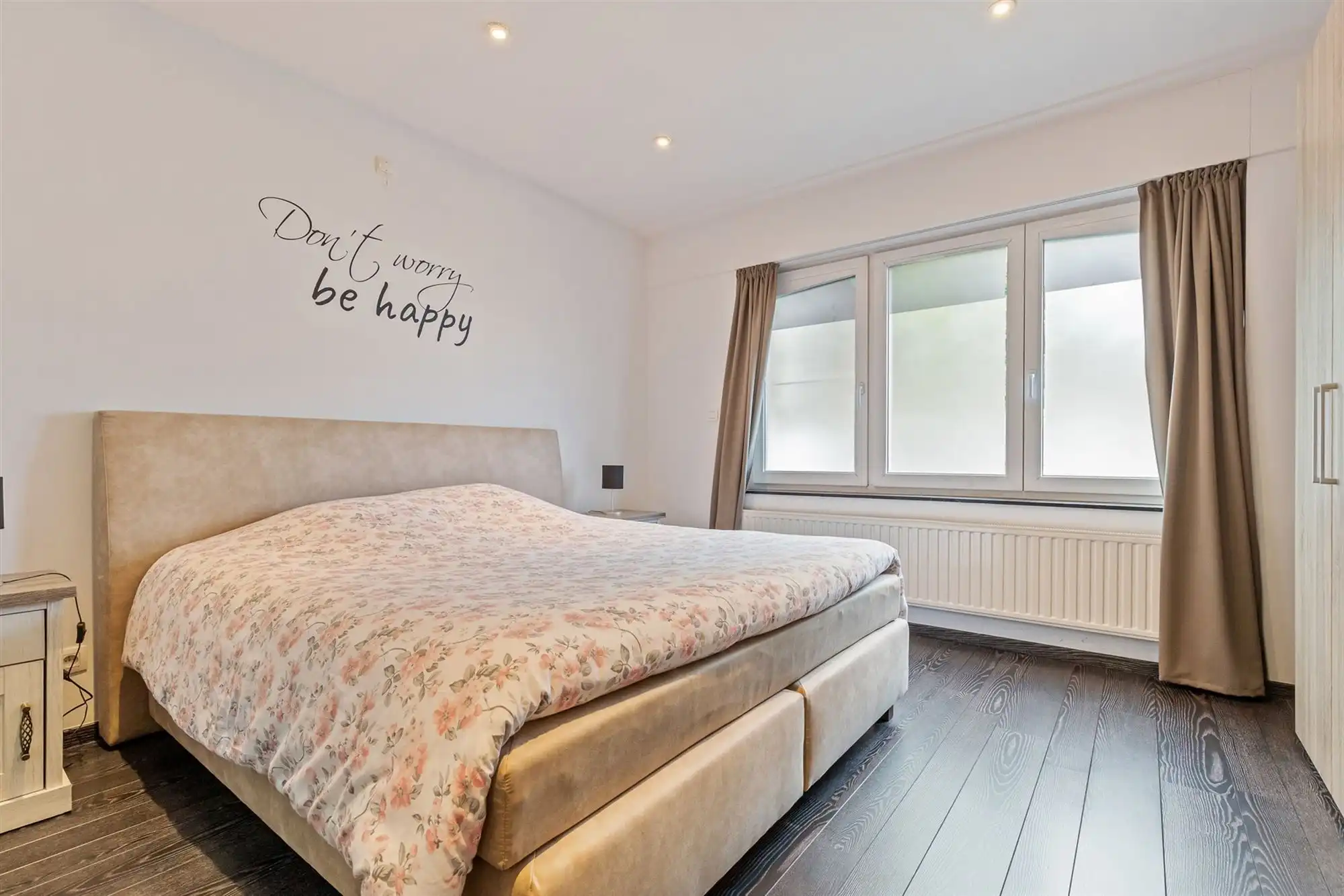 PERFECT ONDERHOUDEN GELIJKVLOERS APPARTEMENT MET 2 SLAAPKAMERS EN RUIME TUIN MET CARPORT EN BERGING TE HEUSDEN foto 14