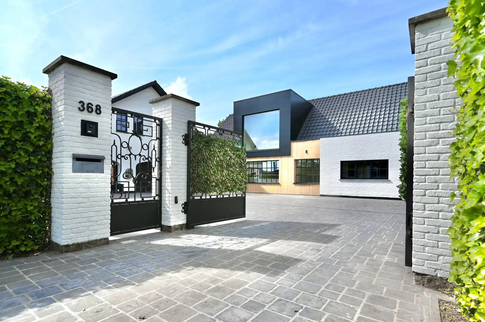 Uitzonderlijke villa met hoogwaardige afwerking! foto {{pictureIndex}}