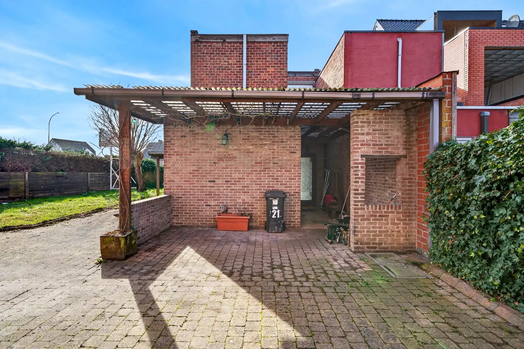 Gezinswoning op hoekperceel op topligging te Sint-Amandsberg foto 14