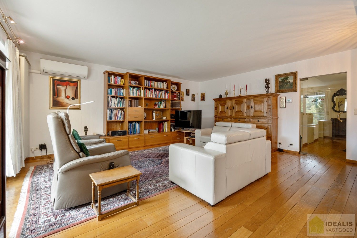 IDEALIS VASTGOED – RUIM INSTAPKLAAR APPARTEMENT IN KLEINSCHALIGE RESIDENTIE MET LICHTRIJKE LEEFRUIMTE, OPEN KEUKEN, HEERLIJK OVERDEKT TERRAS, 3 SLAAPKAMERS, BADKAMER, FIJNE WASPLAATS/BERGING EN INPANDIGE GARAGE OP EEN UITERST GUNSTIGE LOCATIE MIDDEN IN HET CENTRUM VAN PELT!! ZEER GESCHIKT VOOR KANDIDATEN OP ZOEK NAAR INSTAPKLAAR APPARTEMENT foto 9