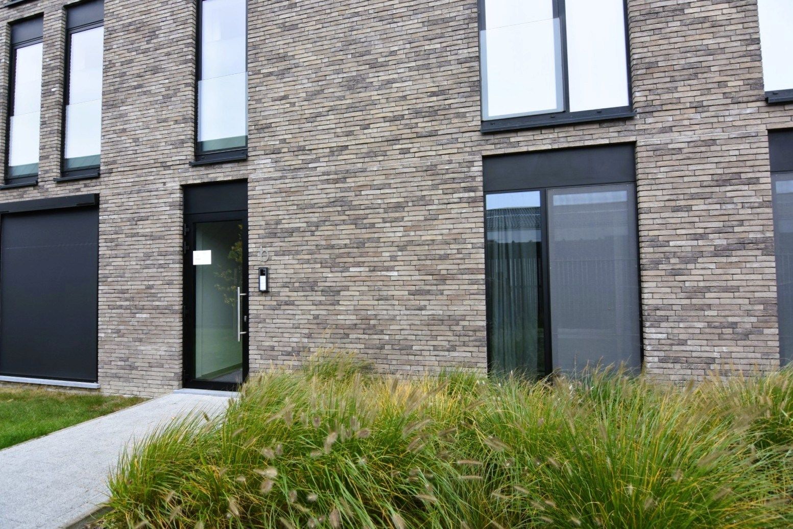 Lichtrijk 2-slpk appartement met ruim terras foto 4