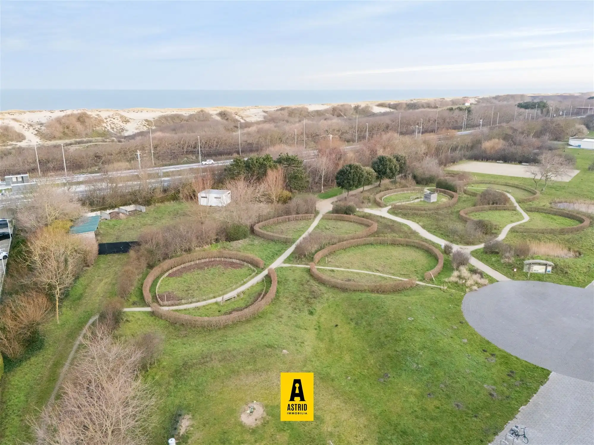 Appartement op topligging met ruim terras! foto 3