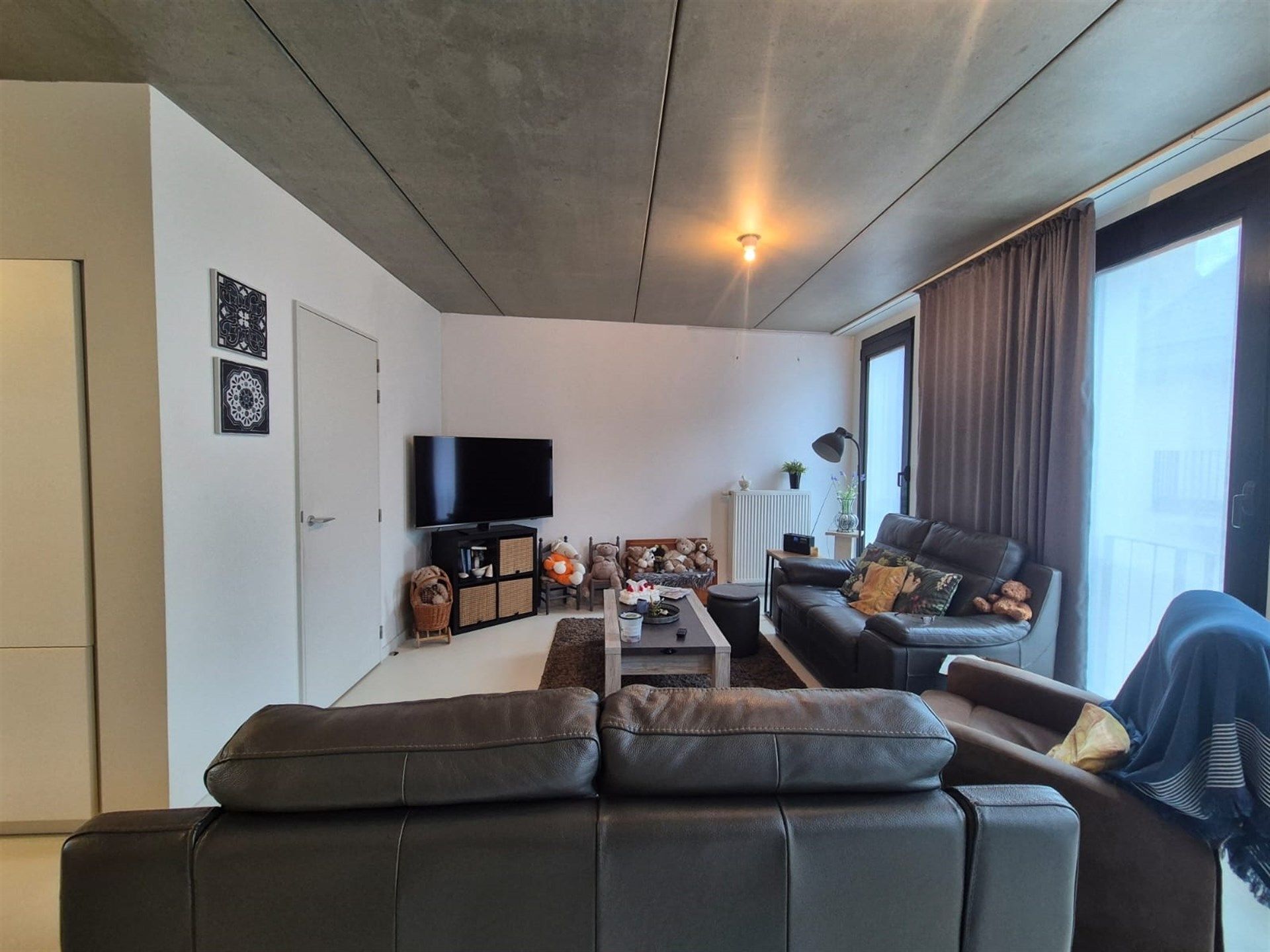 Modern exclusief appartement met terras en autostaanplaats. foto 3