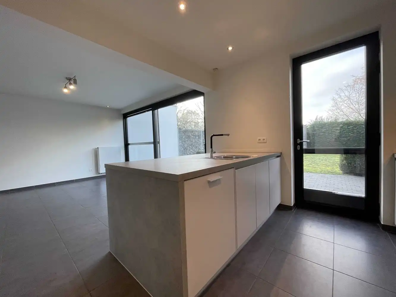 Recente gezinswoning vlakbij het centrum van Genk foto 8