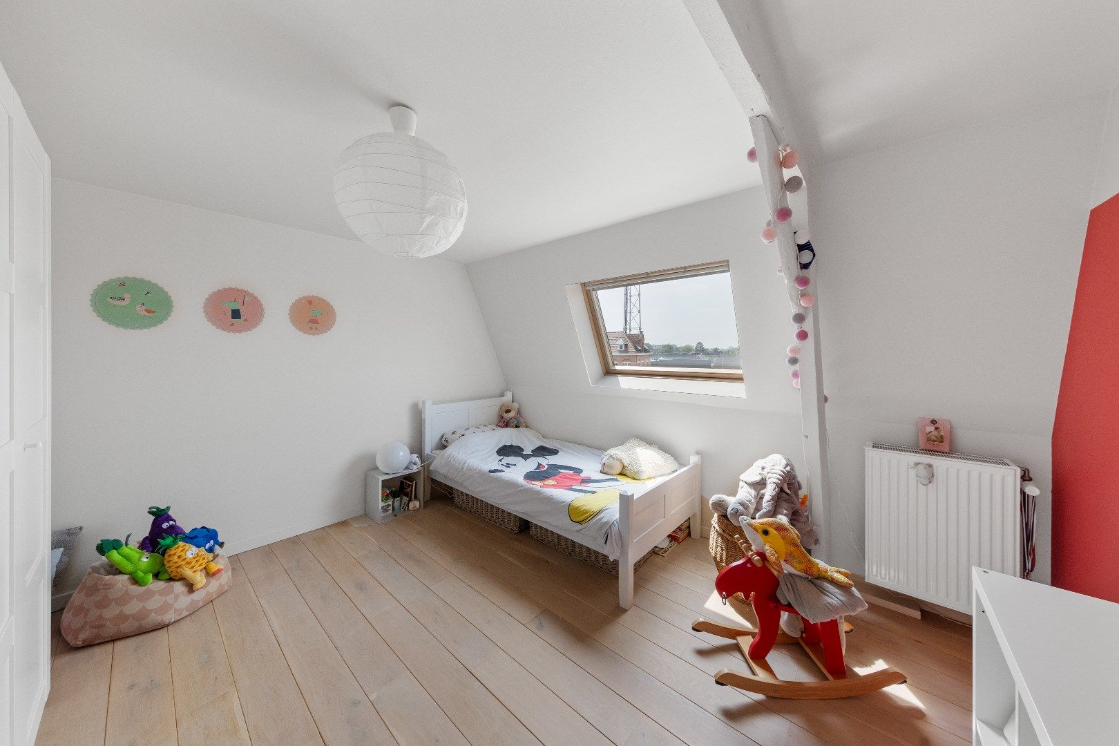 BURGERWONING MET 5 SLPKS,  TUIN EN HUURGARAGE foto 23