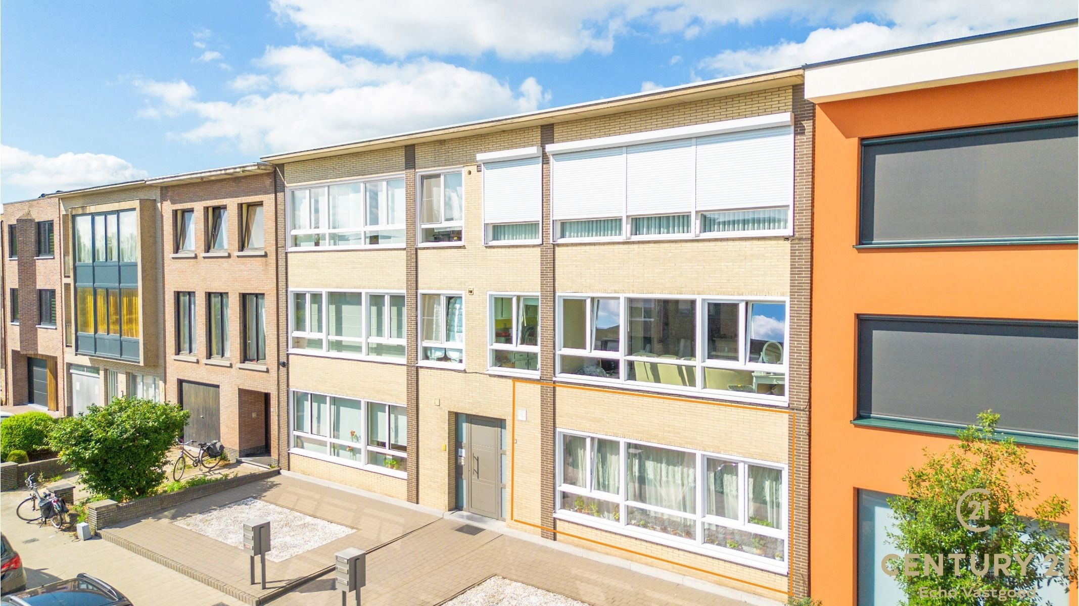 Instapklaar gelijkvloers appartement met balkon in hartje Turnhout foto {{pictureIndex}}