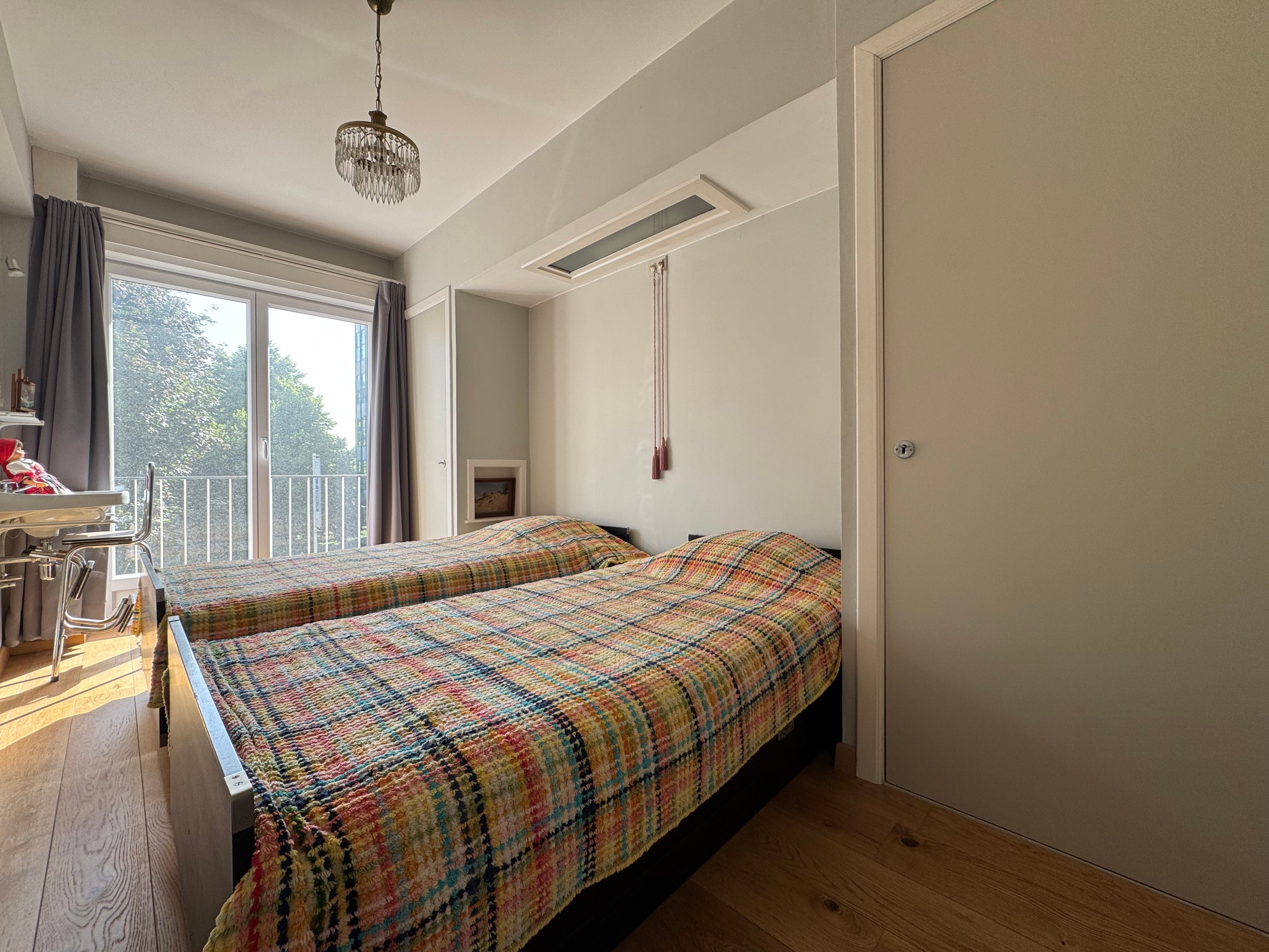 Lichtrijk appartement met uitzicht op het groen & nabij centrum foto 12