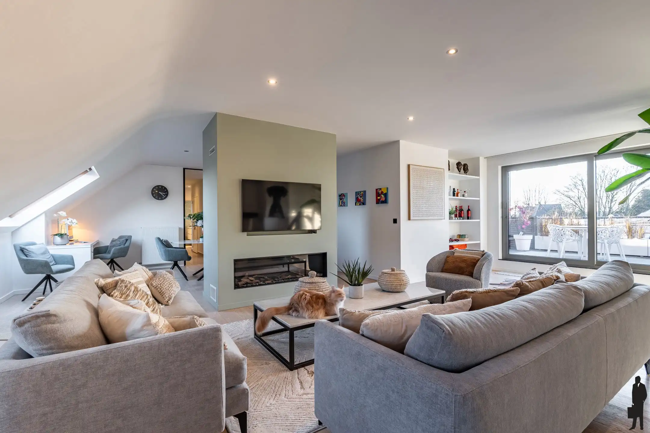 Instapklaar penthouse met zonnig royaal dakterras ! foto {{pictureIndex}}