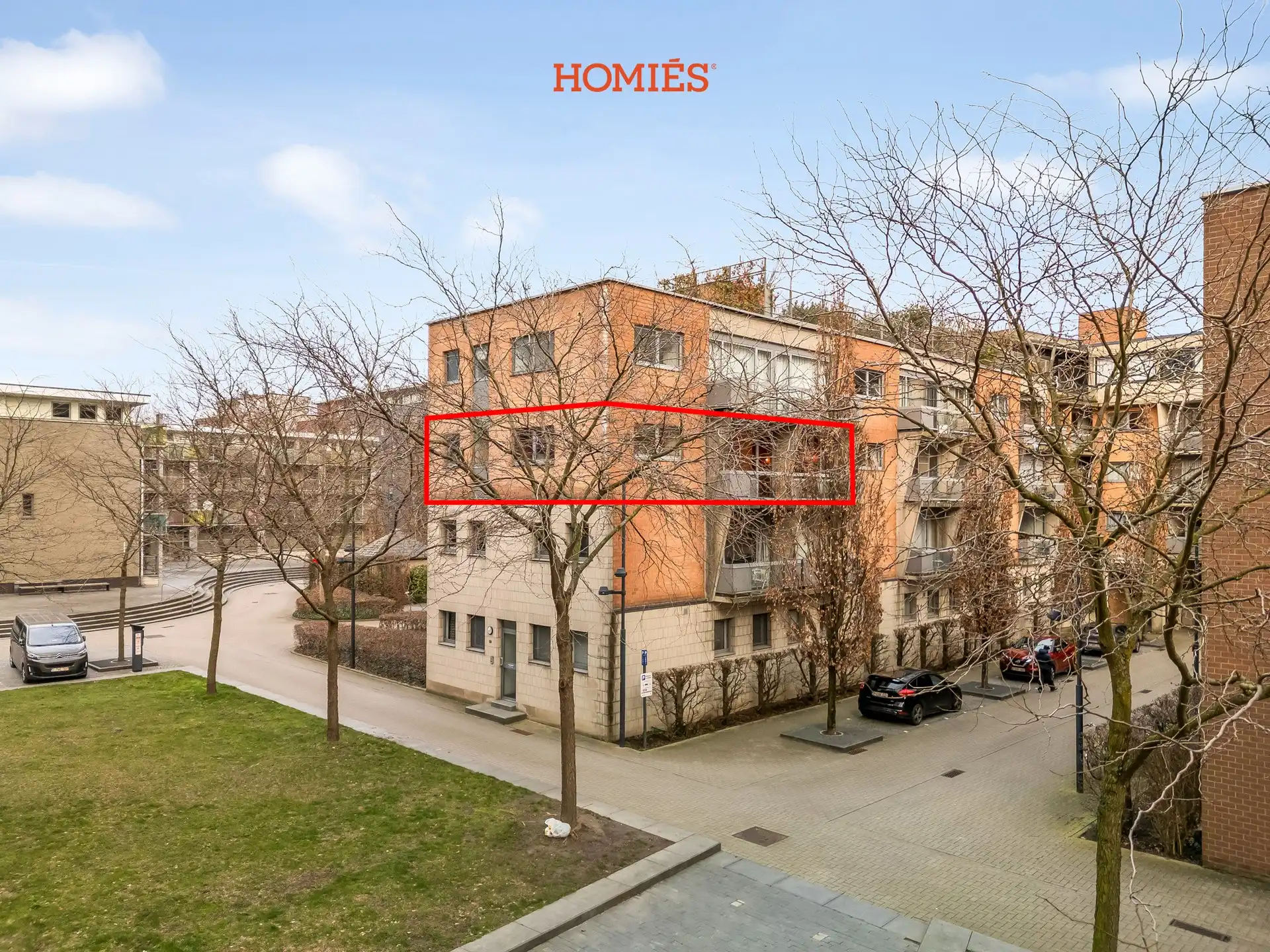 Hoofdfoto van de publicatie: Ruim 3-slaapkamerappartement met staanplaats