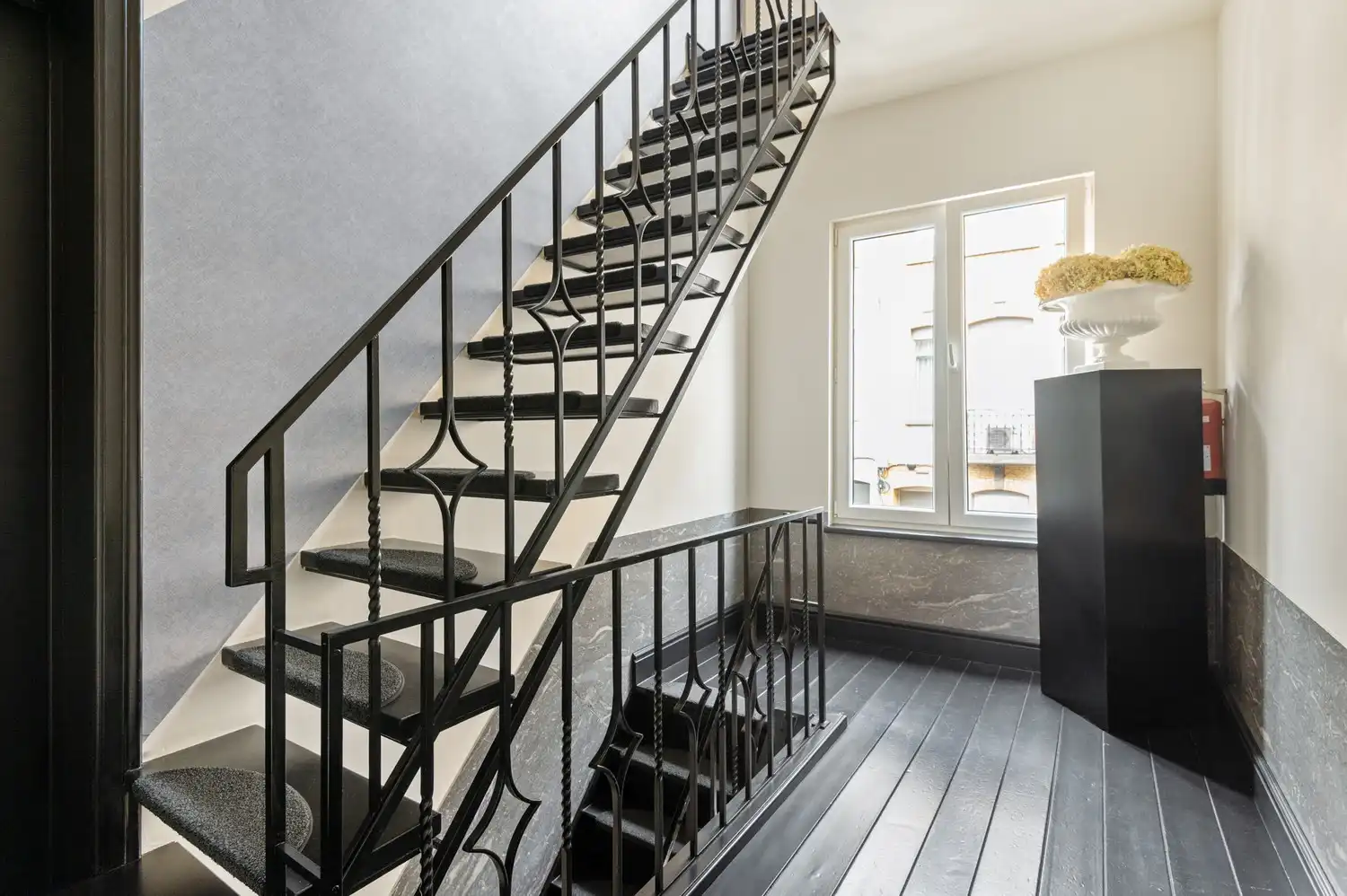 Instapklaar appartement (50 m²) met prachtig 'Ibiza Bohemian' terras nabij Zurenborg foto 2