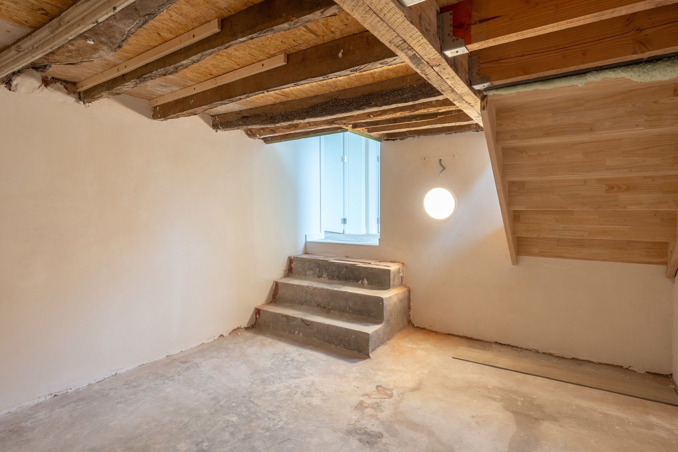 Gerenoveerde woning met 4 slaapkamers op 375m² te Arendonk. foto 18