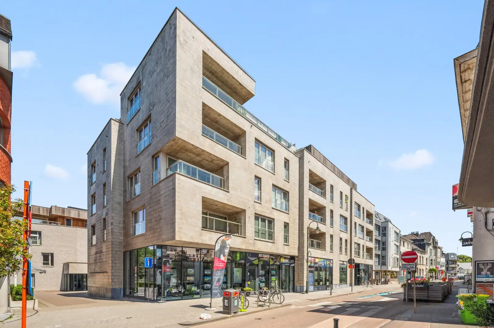 Modern 1-slaapkamerappartement met terras foto 20