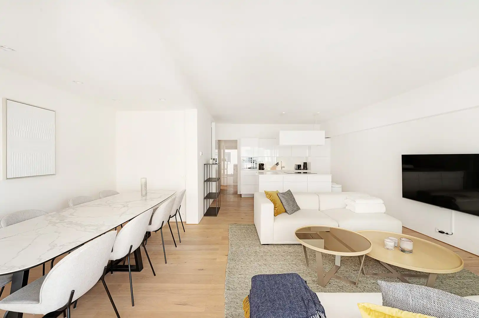 Hedendaags appartement genietend van zijdelings zeezicht, vlakbij de zee. foto 14