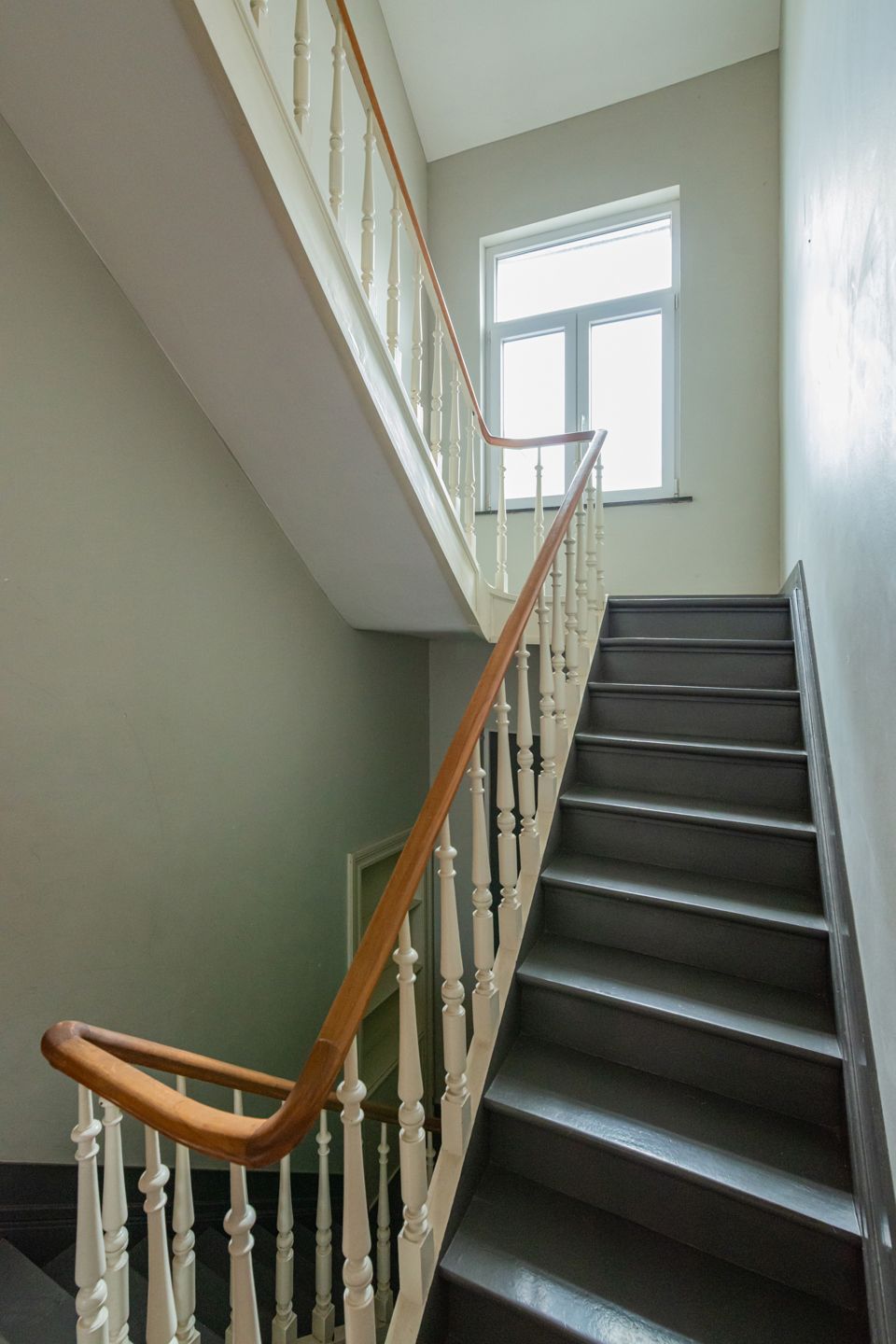 Gebouw met 3 appartementen en opslag te koop foto 9