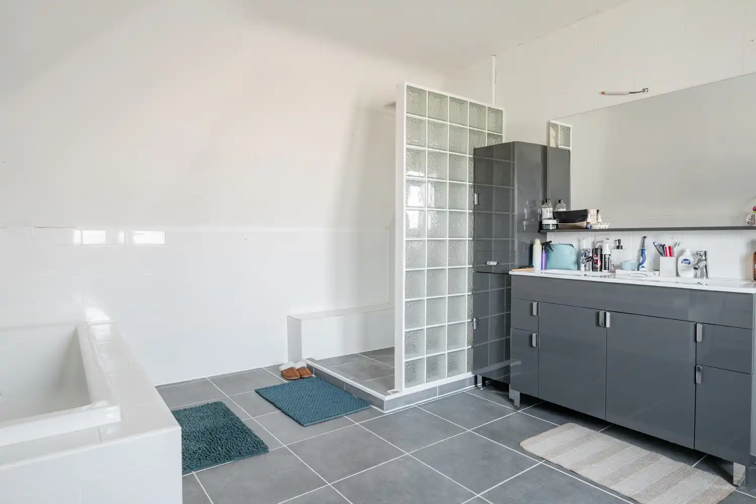 Instapklare, charmante woning op topligging nabij de Nederlandse grens foto 25