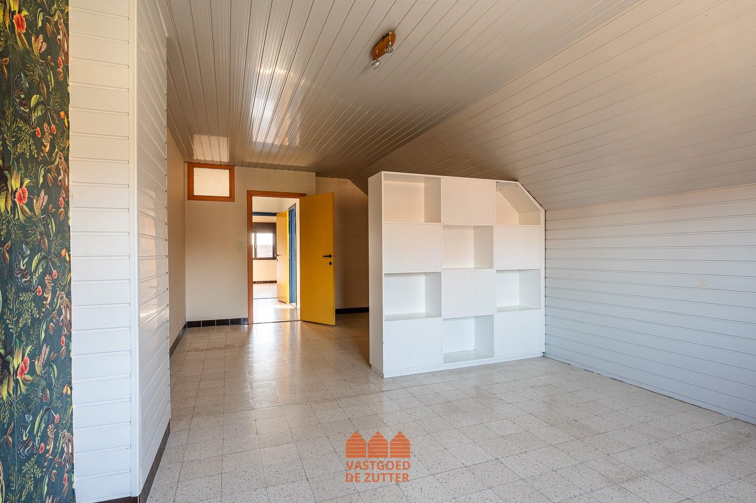 Te renoveren halfopen bebouwing in rustige doodlopende straat foto 11