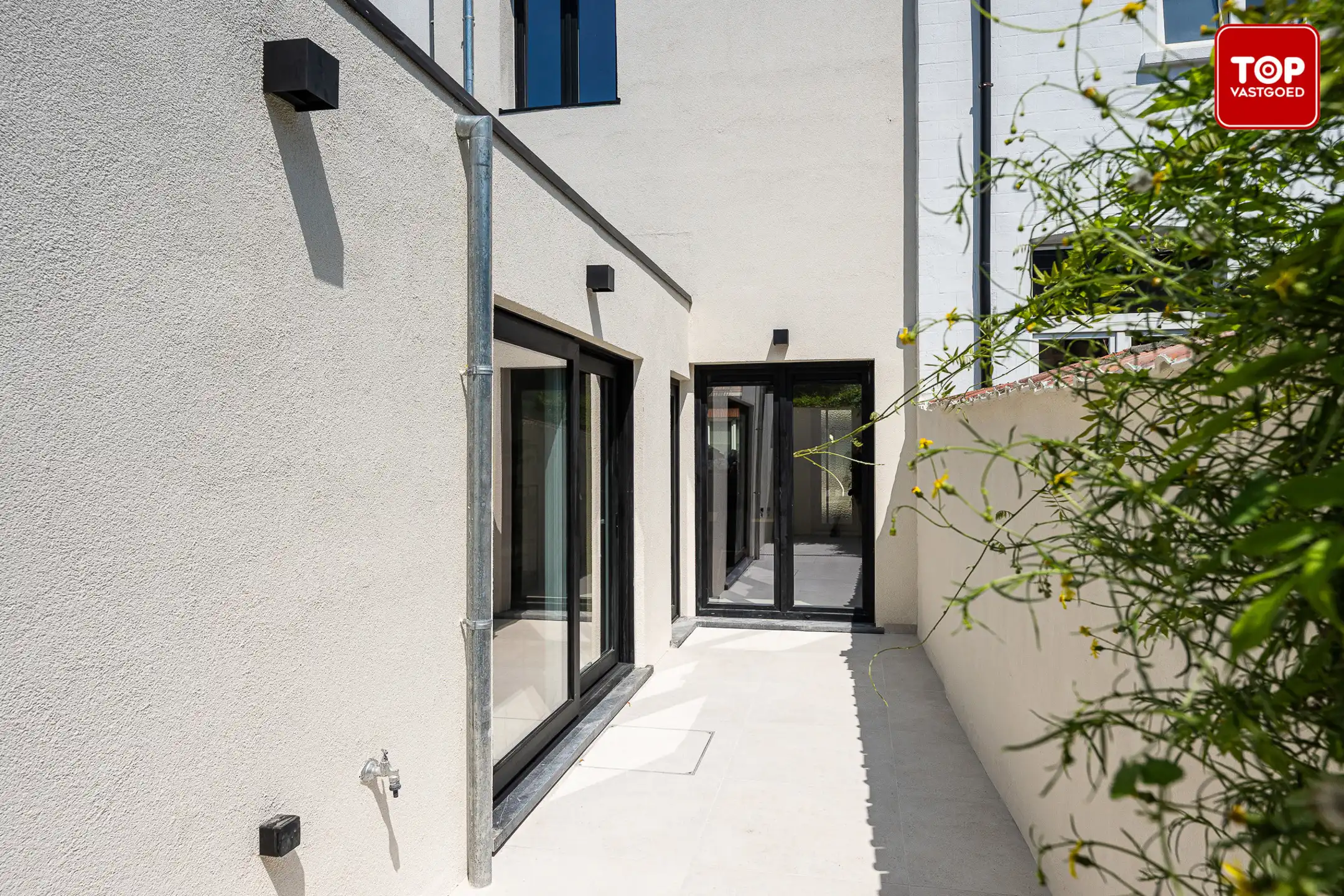 Instapklare, totaal gerenoveerde woning op toplocatie! foto 11