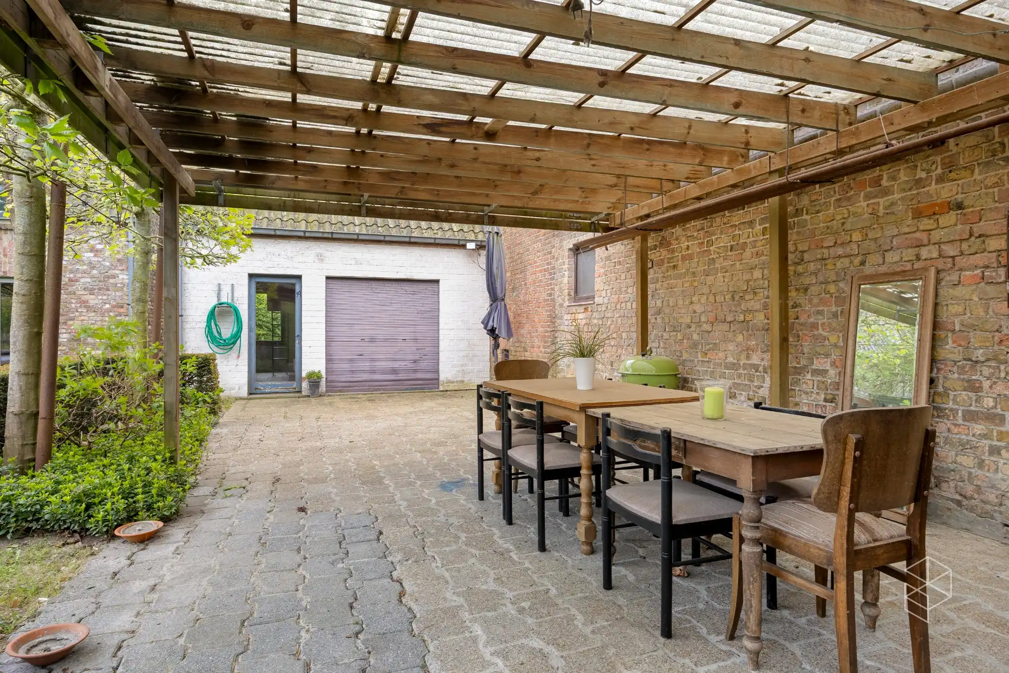 Karaktervolle villa met polyvalent bijgebouw, zwemvijver & aangelegde tuin met uitweg op 4.012m² foto 11