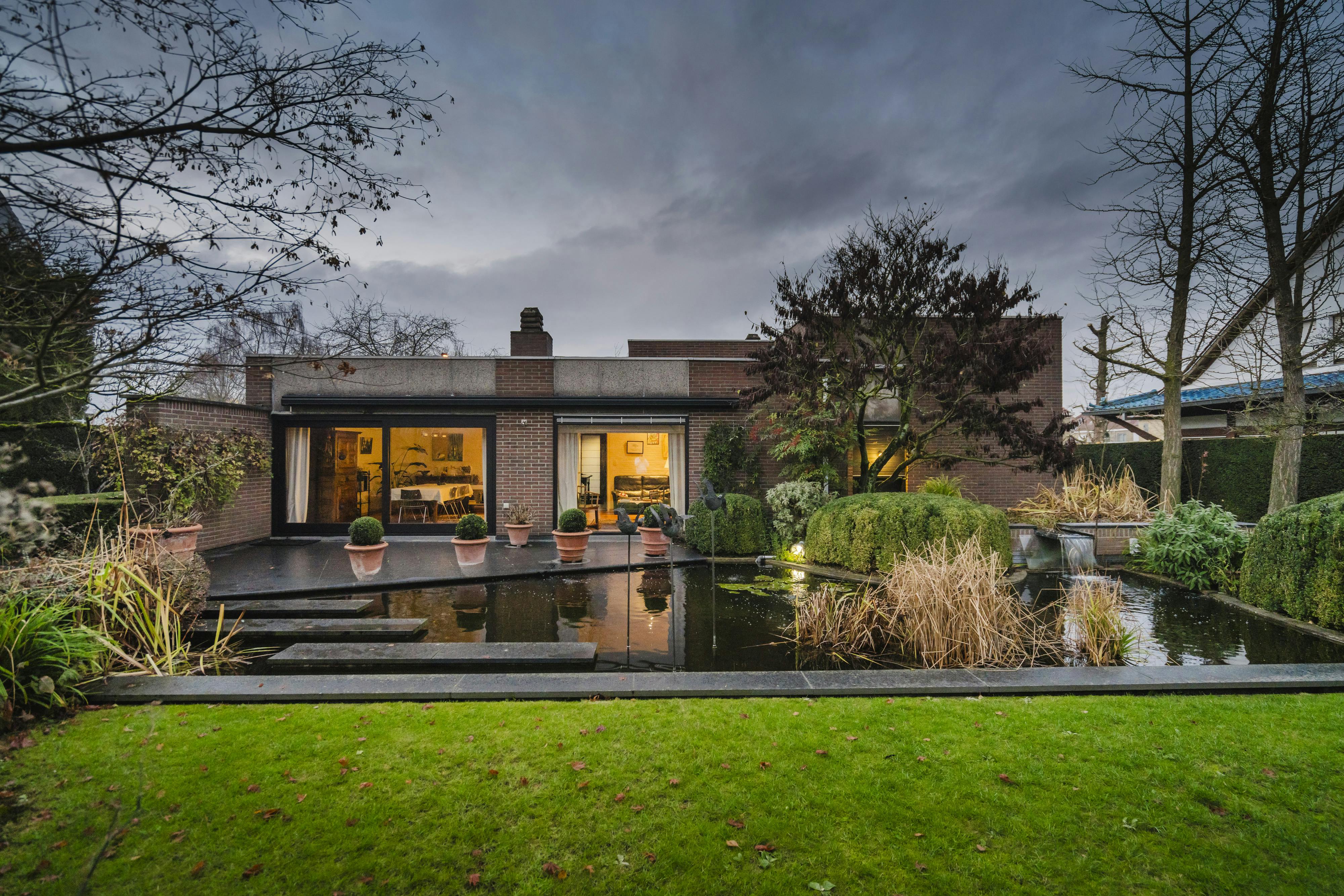 Karaktervolle, architecturale villa te koop in Wevelgem! foto 24