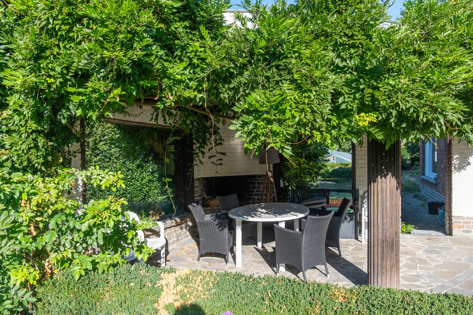 Zeer goed gelegen gelijkvloerse villa op ca. 1.800m² foto 12