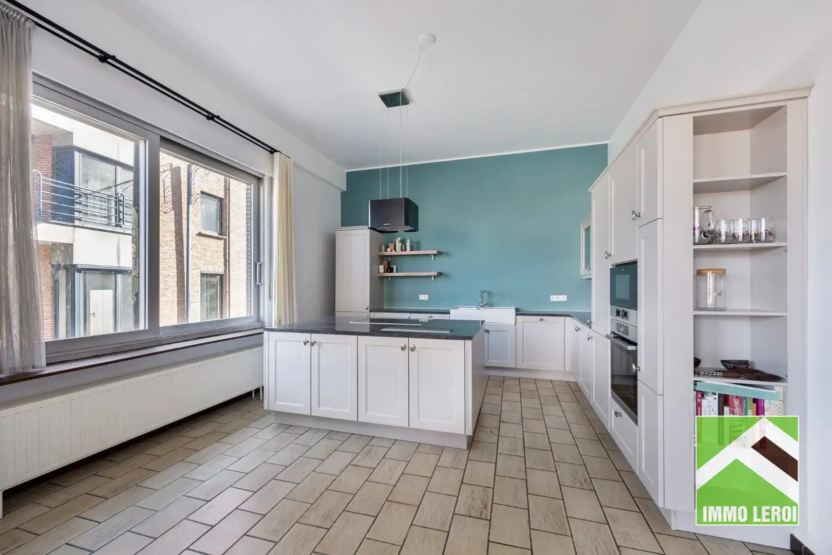 Zeer ruim gelijkvloers appartement met groot terras en tuin - centrum Tongeren foto 6