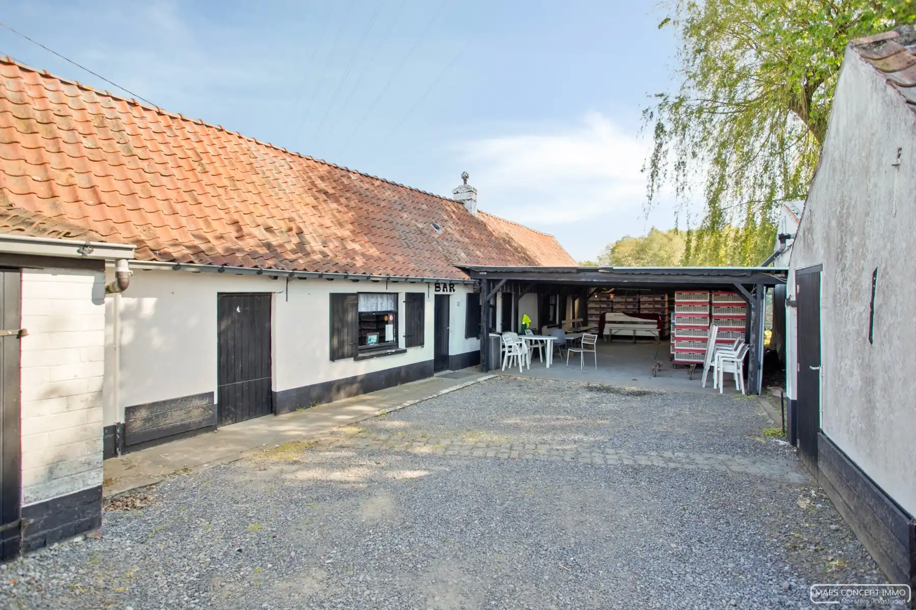 Café en voetbalveld te koop in het landelijke Wortegem foto 9