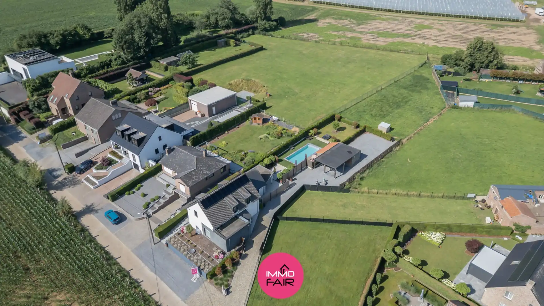 Unieke villa met zwembad en aansluitende weide  foto 31