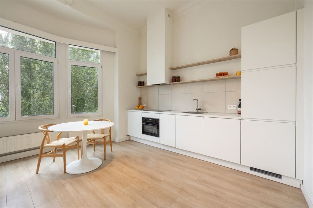 Lichtrijk appartement op het bruisende Zuid foto 3