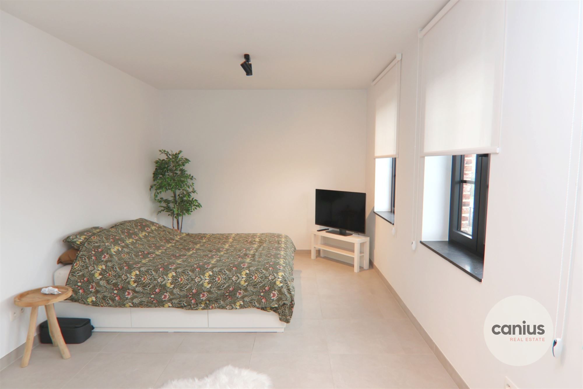 RUSTIG GELEGEN WONING MET 3 SLKS foto 7