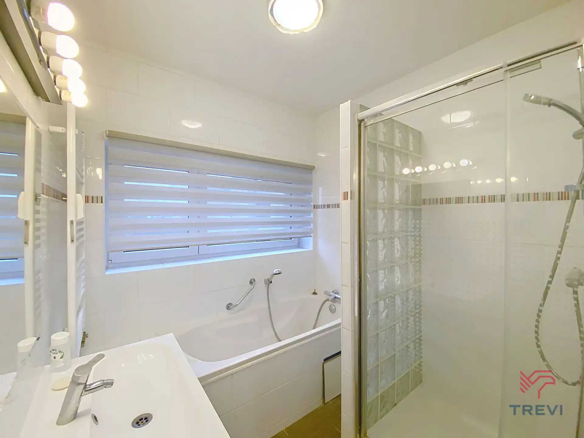 Appartement met 2 slaapkamers in een rustige wijk van Ukkel! foto 9