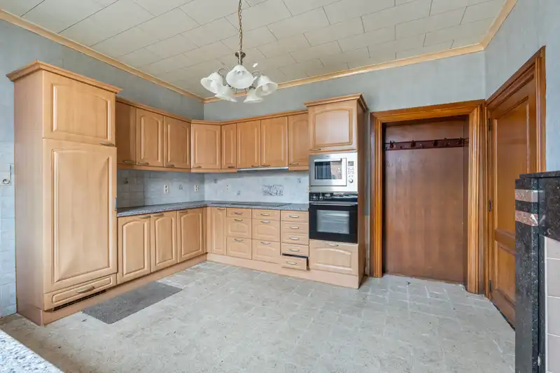 Statig herenhuis met binnenkoer en stallingen op een perceel van 1758 m² in het dorp van Waanrode foto 16