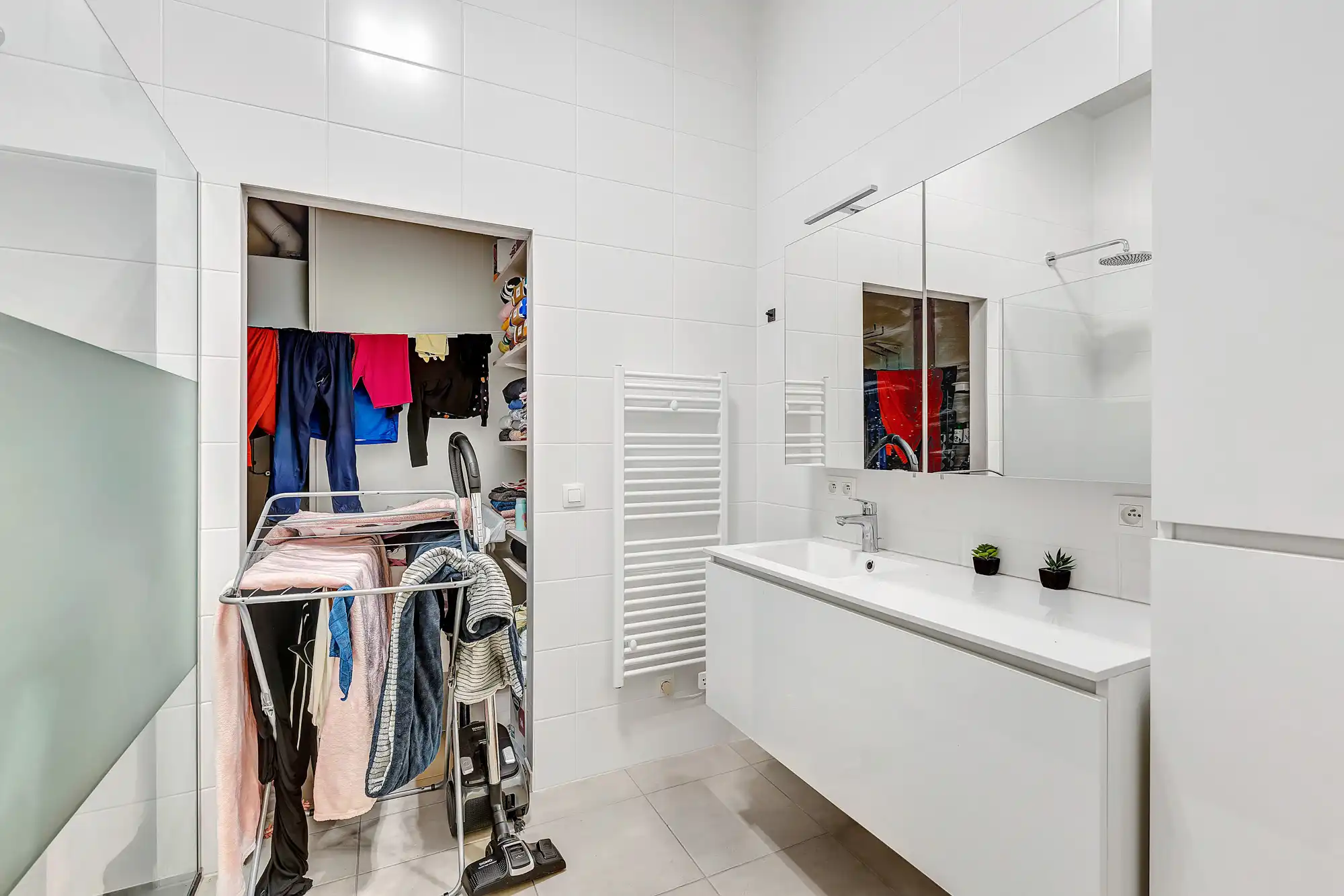 Recent en ruim gelijkvloers app met ruim terras foto 16