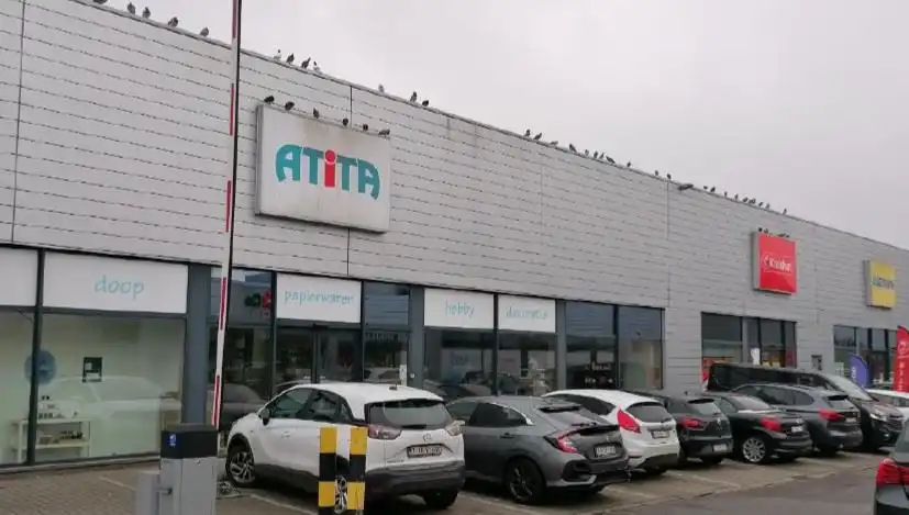 COMMERCIEEL GEBOUW ROOSEVELT CENTER foto {{pictureIndex}}