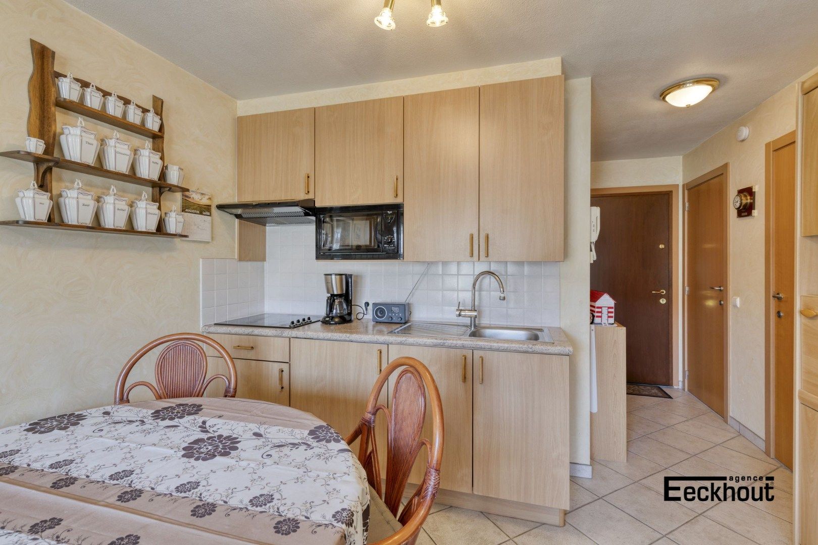 Charmant appartement met autostaanplaats in residentieel domein "Blutsyde'. foto 6