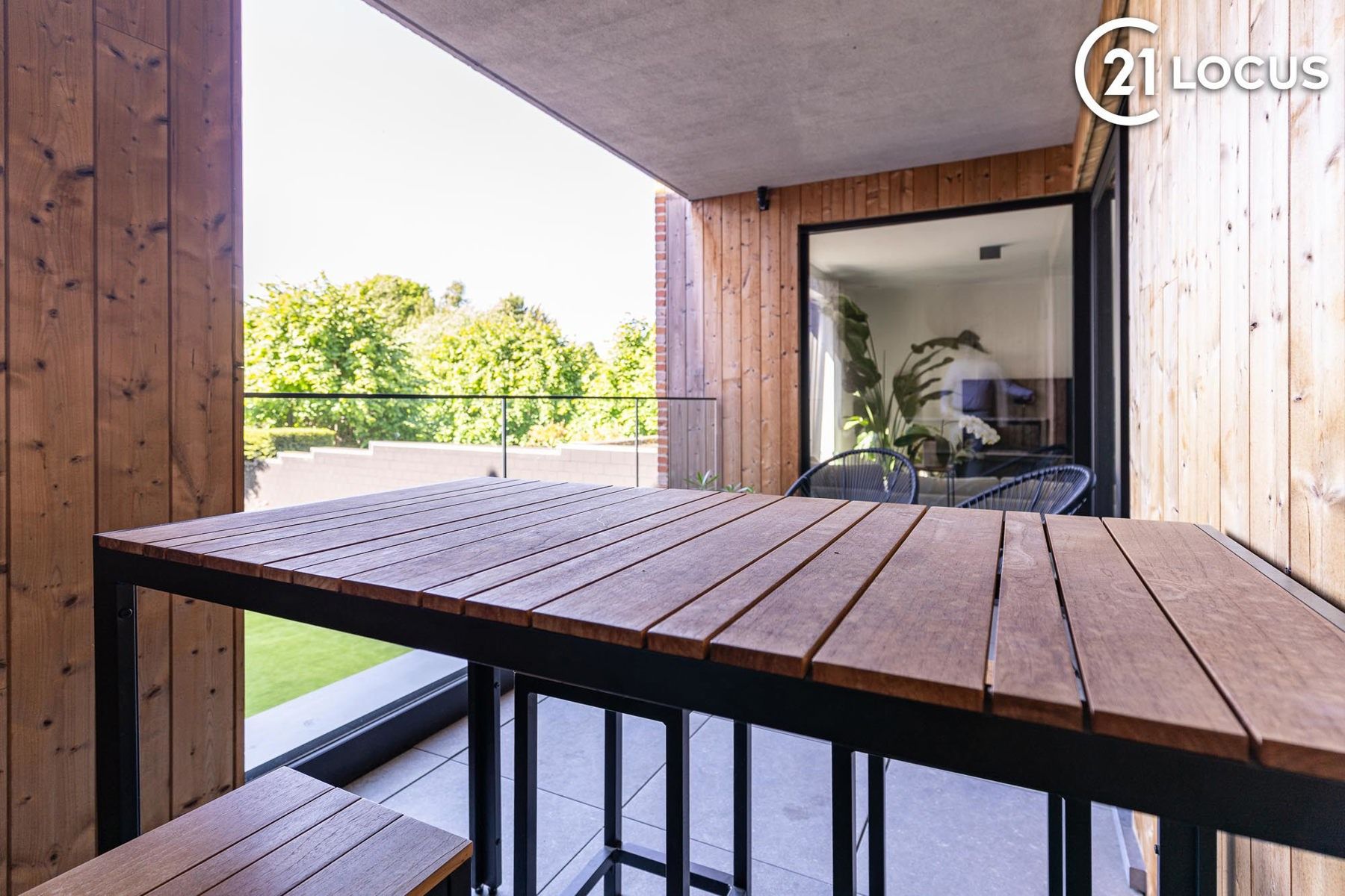 Comfortabel 2-slpk app. met terras & parking in Melsele foto 8
