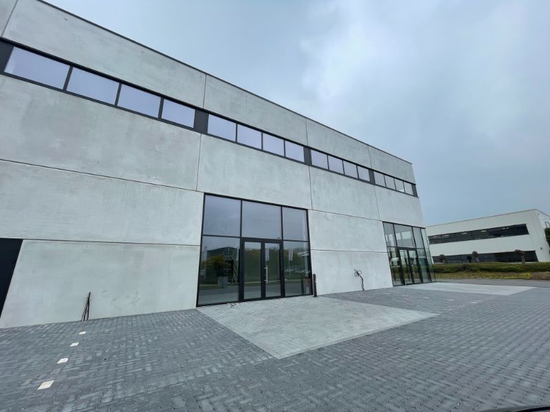 Kantoorruimte / Showroom B2B met opslagmogelijkheid in Kruibeke te huur. foto 4